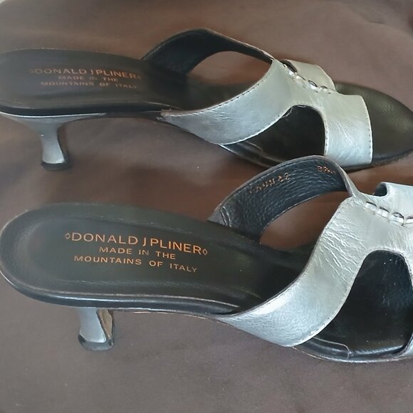 Donald J Pliner Sandals-Made in Mountains of Italy - Picture 5 of 6
